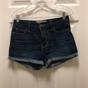 Hollister Short-Short High Rise. 2” inseam